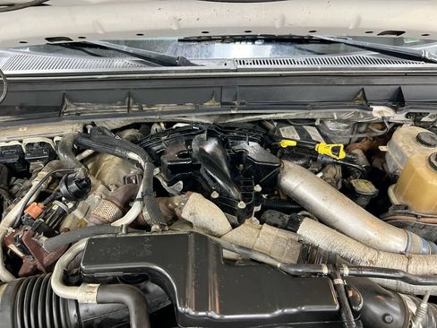 Used 2012 Ford F550 2WD Regular Cab Super Duty w/ Payload Upgrade Pkg image 16