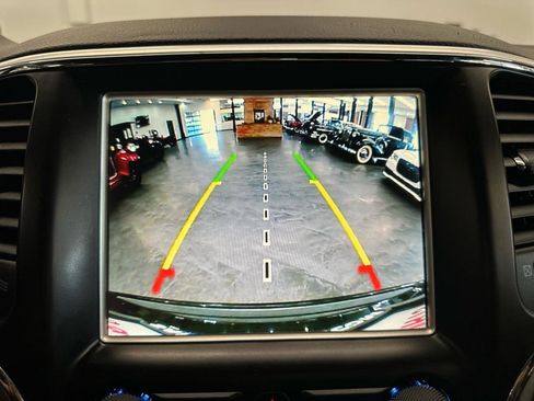 Used 2015 Jeep Grand Cherokee Altitude AWD/4WD image 26