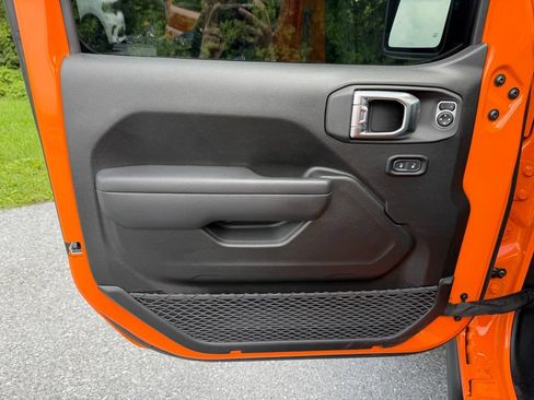 Certified 2025 Jeep Wrangler Unlimited Sport AWD/4WD image 11