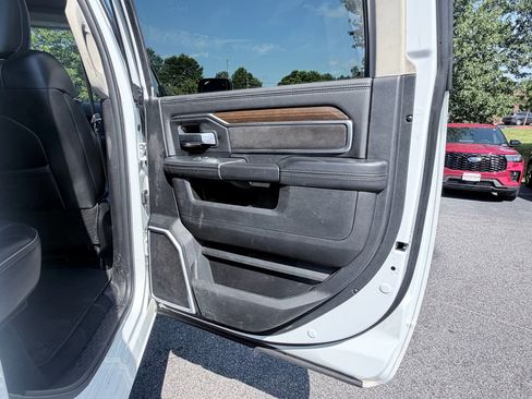 Used 2024 RAM 2500 Laramie AWD/4WD image 30