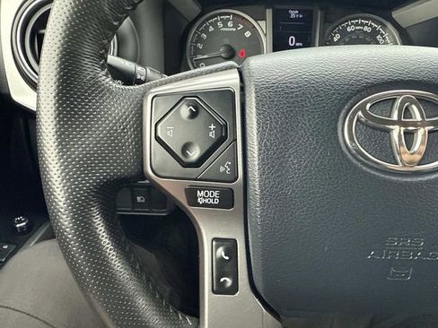 Used 2018 Toyota Tacoma SR5 image 34