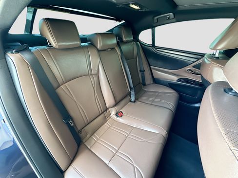 Used 2023 Lexus ES 350 Ultra Luxury w/ Accessory Package (Z2) FWD image 26