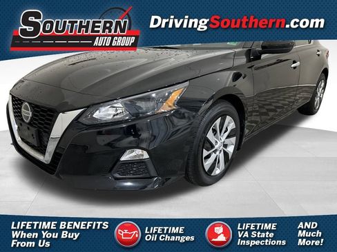 Used 2022 Nissan Altima 2.5 S image 1