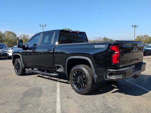 Used 2025 Chevrolet Silverado 2500 LT w/ Trail Boss Package AWD/4WD image 7