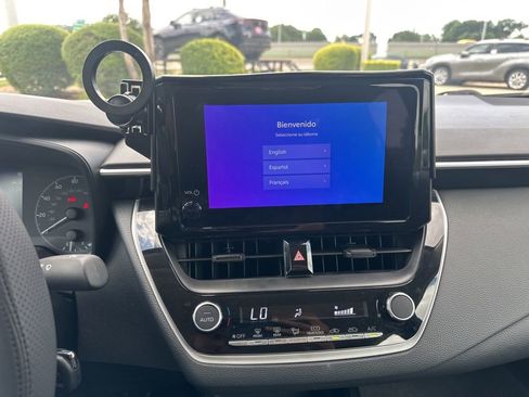 Used 2025 Toyota Corolla LE FWD image 10