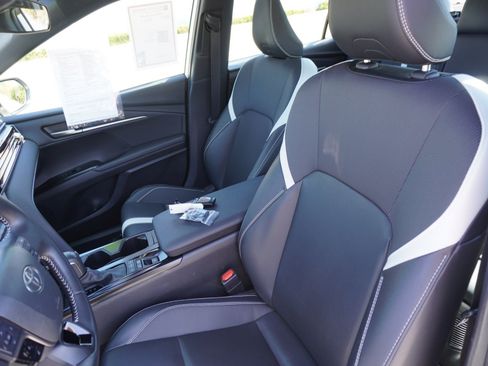 Used 2025 Toyota Camry SE FWD image 21