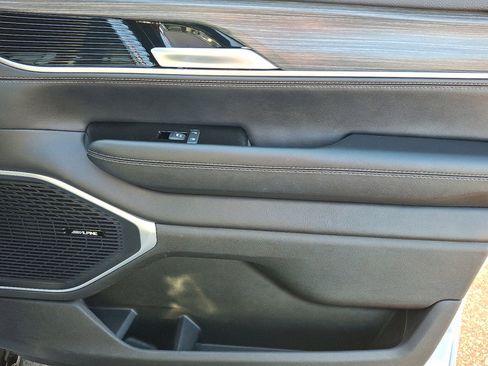 Used 2024 Jeep Wagoneer Series III image 10