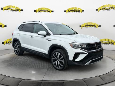 Used 2024 Volkswagen Taos SE image 7