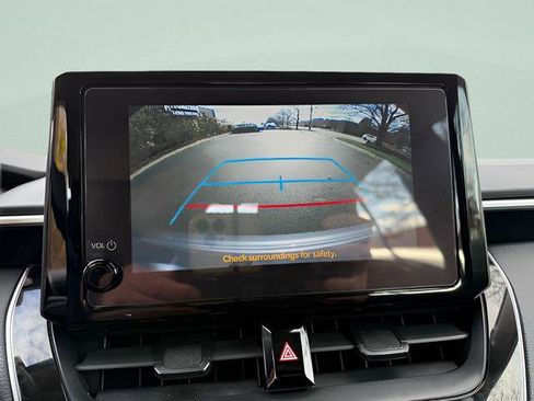 Used 2024 Toyota Corolla LE FWD image 8