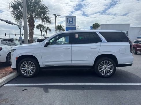 Used 2023 Cadillac Escalade Premium Luxury image 3