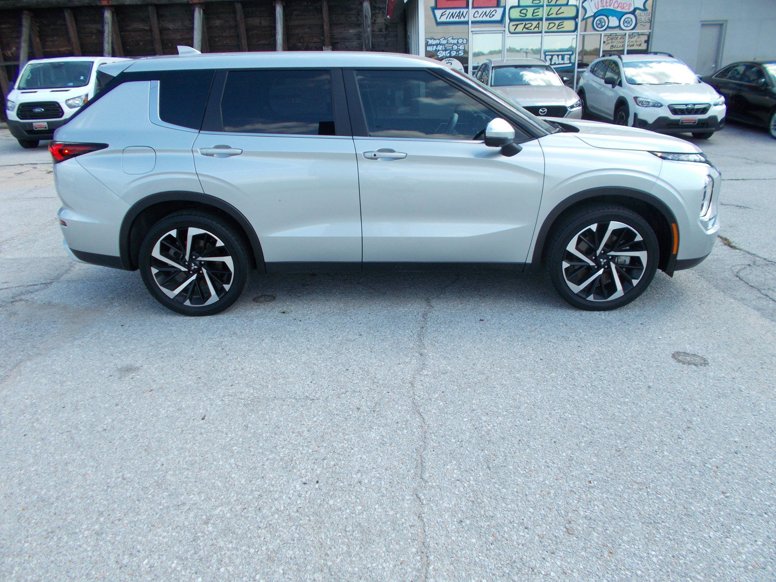 Used 2024 Mitsubishi Outlander SE FWD image 4