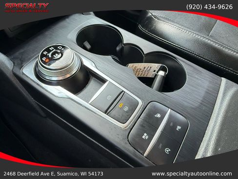 Used 2020 Ford Escape Titanium image 32