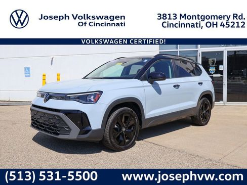 Used 2025 Volkswagen Taos SE FWD image 1