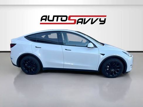 Used 2021 Tesla Model Y Long Range AWD/4WD image 8
