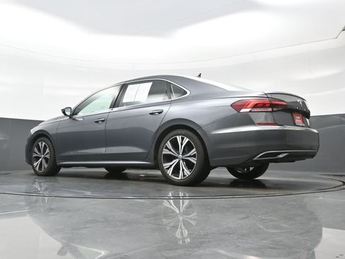Used 2021 Volkswagen Passat 2.0T SE FWD image 27