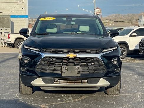 Used 2023 Chevrolet Blazer LT image 2