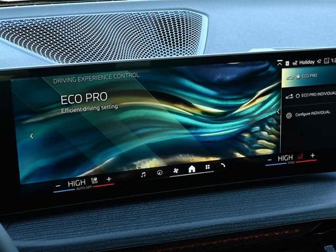 New 2026 BMW 330i xDrive Sedan w/ M Sport Package image 25