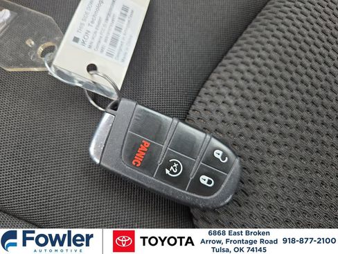 Used 2020 Jeep Renegade Altitude FWD image 21
