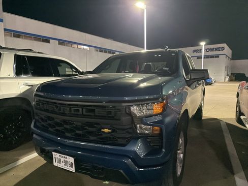 Used 2024 Chevrolet Silverado 1500 Custom image 3