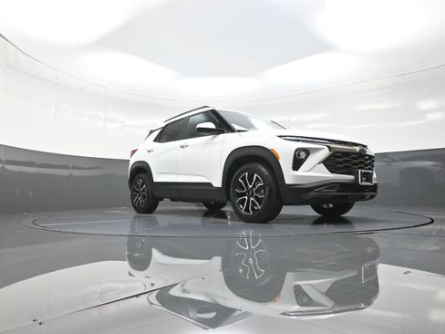 Used 2024 Chevrolet TrailBlazer ACTIV image 9