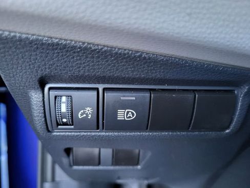 Used 2024 Toyota Corolla Cross LE w/ Moonroof Package image 27