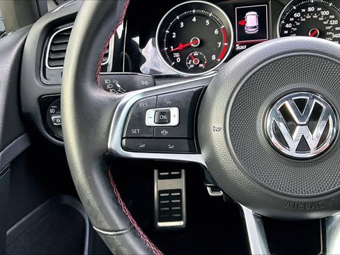 Used 2020 Volkswagen GTI SE image 10