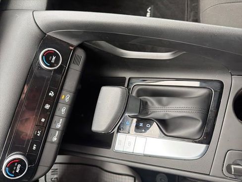 Certified 2023 Hyundai Elantra SEL FWD image 17