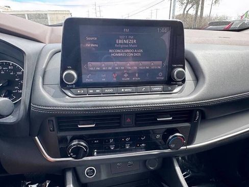 Used 2021 Nissan Rogue S image 24