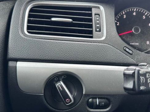Used 2013 Volkswagen Jetta SE image 15