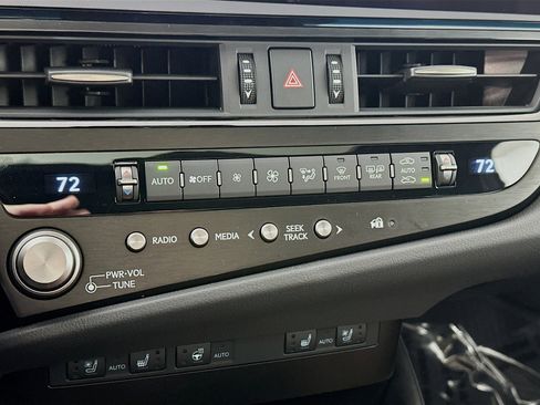 New 2025 Lexus ES 350 w/ Premium Package image 15