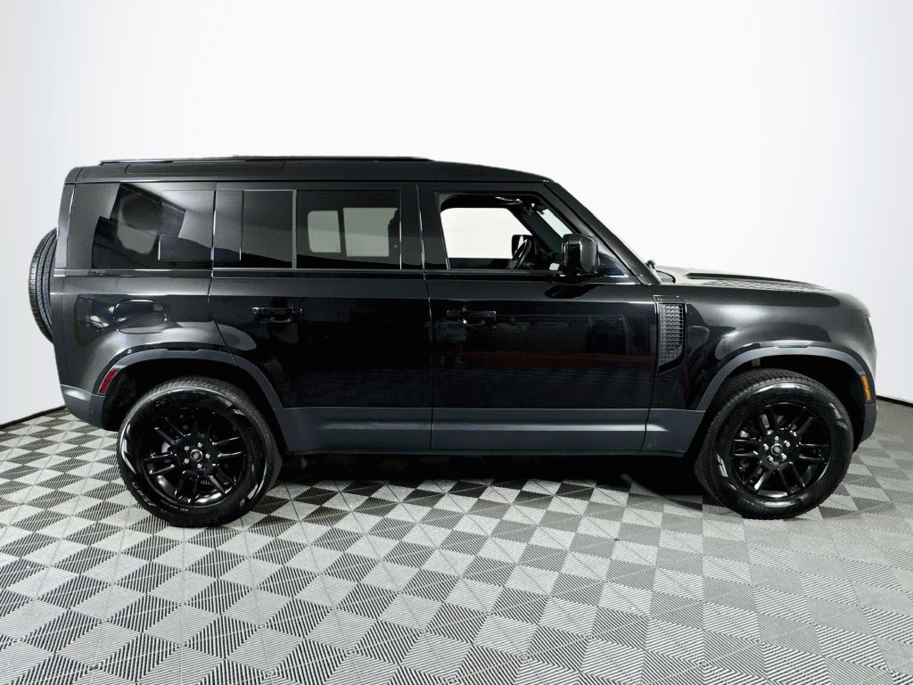 Used 2025 Land Rover Defender 110 S AWD/4WD image 8