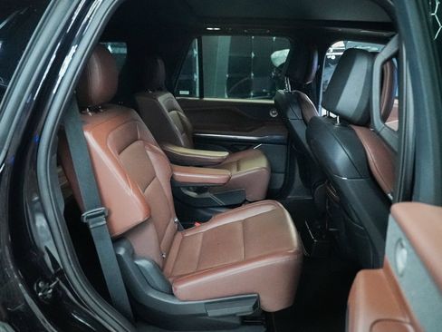 Used 2025 Lincoln Navigator Reserve AWD/4WD image 37