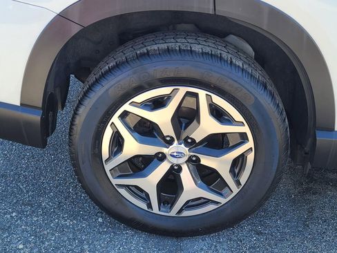 Used 2019 Subaru Forester Premium w/ All-Weather Package image 32