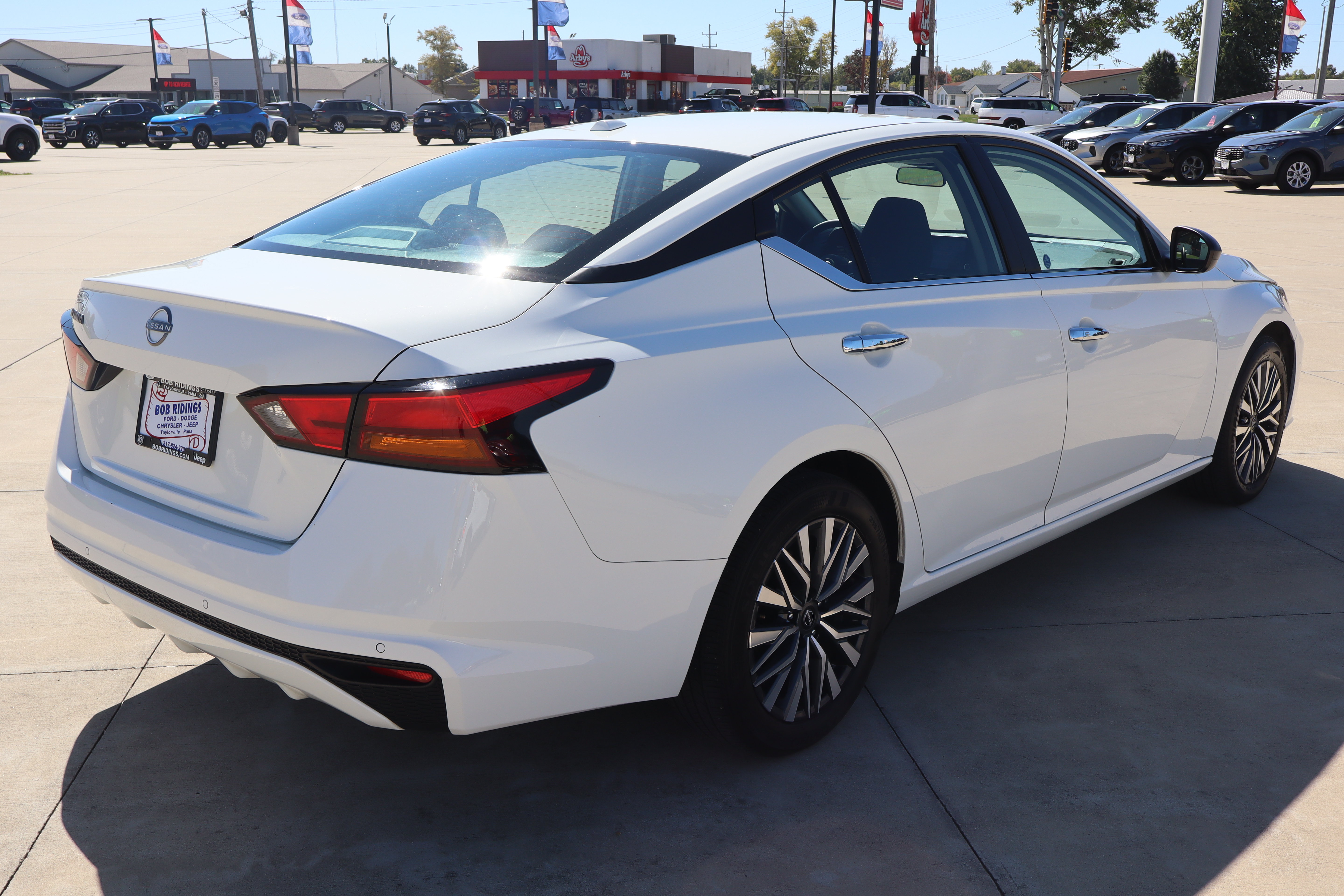 Used 2025 Nissan Altima 2.5 SV FWD image 5