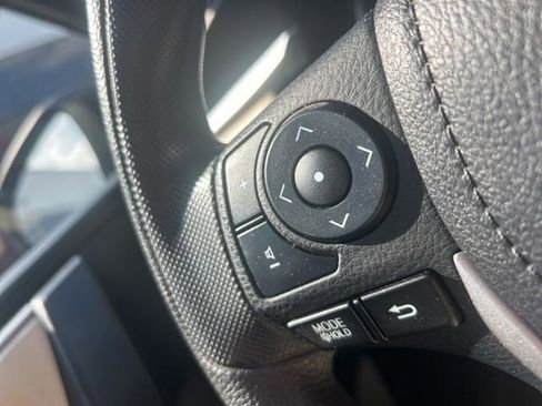 Used 2015 Toyota Corolla LE FWD image 15