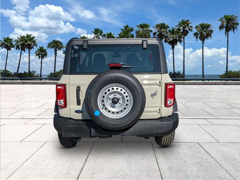 New 2025 Ford Bronco 2-Door image 7