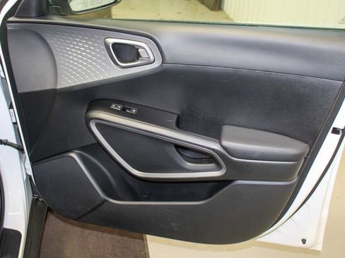 Used 2024 Kia Soul LX w/ Option Group 015 image 14