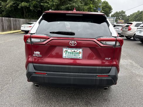Used 2021 Toyota RAV4 XLE Premium FWD image 4
