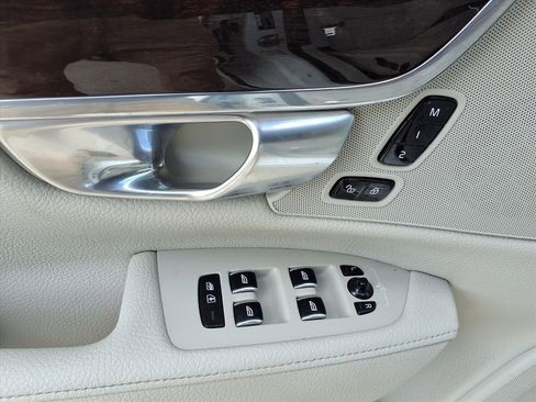 Used 2018 Volvo S90 T5 Momentum w/ Convenience Package image 15