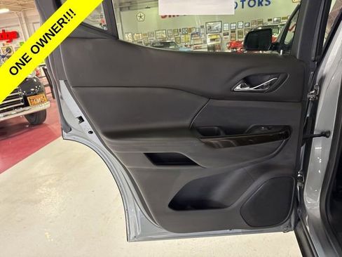 Used 2023 GMC Acadia AT4 w/ Technology Package AWD/4WD image 25