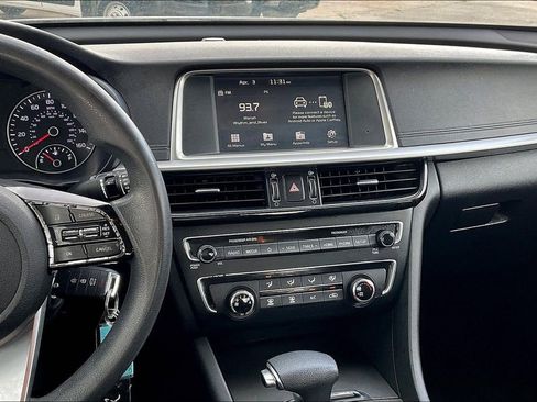 Used 2020 Kia Optima LX FWD image 9