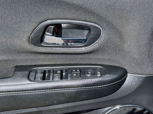 Used 2022 Honda HR-V EX image 17