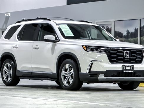 Used 2024 Honda Pilot EX-L image 6