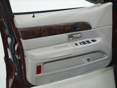 Used 2007 Mercury Grand Marquis GS image 19