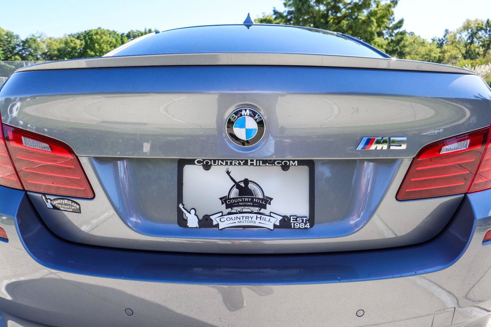 Used 2015 BMW M5 RWD image 39