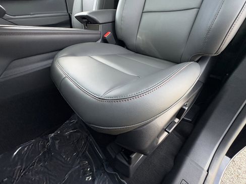 New 2026 Ford Explorer Active w/ Active Comfort Package image 36