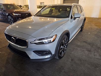 Certified 2025 Volvo V60 B5 Cross Country Ultra