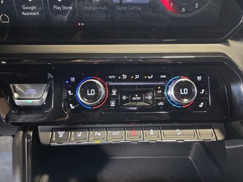 Used 2024 GMC Sierra 2500 AT4 w/ AT4 Preferred Package image 24