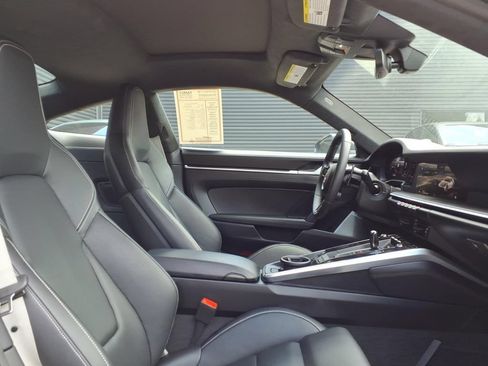Certified 2025 Porsche 911 Carrera GTS RWD image 19