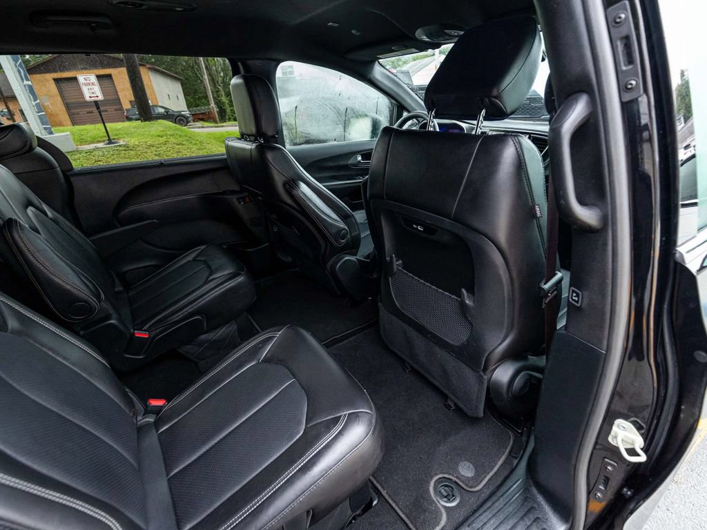 Used 2025 Chrysler Pacifica Select FWD image 29